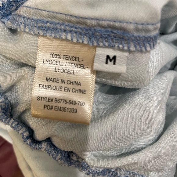 Cloth & Stone Chambray Romper size Medium - Picture 4 of 4